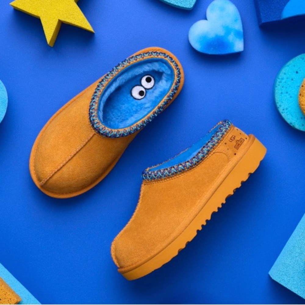UGG Kids Slippers in Orange and Blue